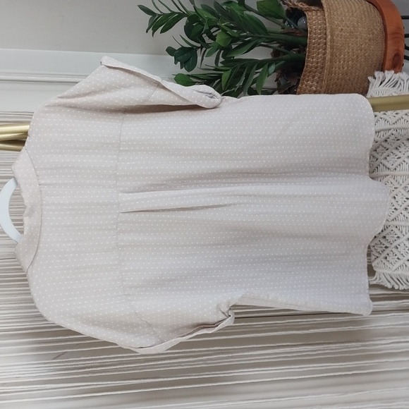 NWOT Khaki Cream White Polka Dot Button Down Shirt Women's Size XL - Picture 7 of 8